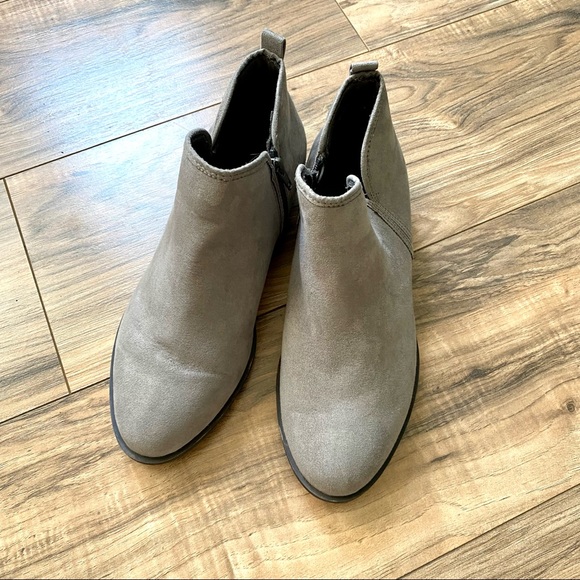 [ Sold ] Just Fab Grey Booties, Size 8 Wide - Picture 7 of 7